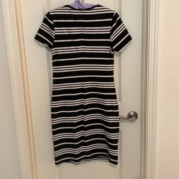 Black and White Old Navy Dress - Picture 3 of 3